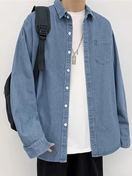 Modisches Herrenhemd aus Denim