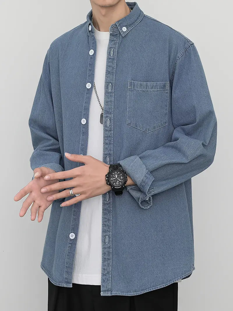 Modisches Herrenhemd aus Denim